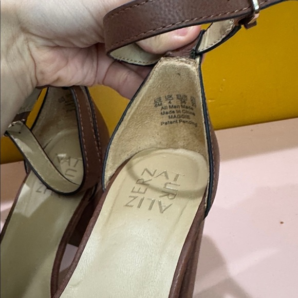 Naturalizer Brown Size 6 Maggie Criss across Toe Open Sandal Block Heel Strap - Picture 4 of 10